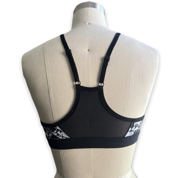 Nike Razorback Sports - Picture 3 of 3